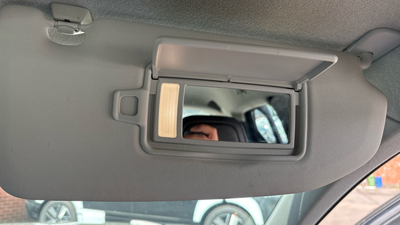 Volvo Xc40 2.0 T4 Momentum 5dr AWD Geartronic Petrol Estate